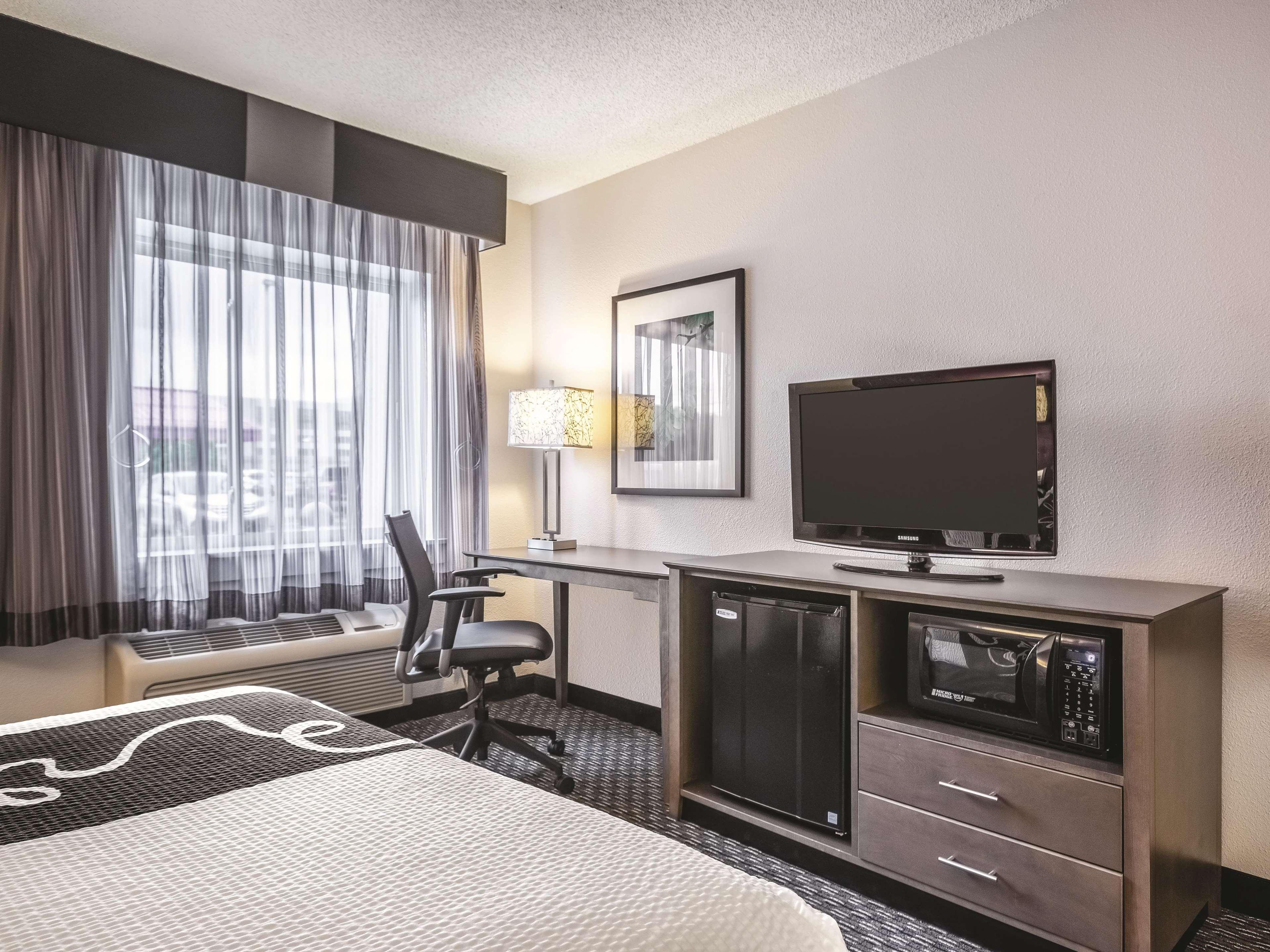 La Quinta By Wyndham Hartford Bradley Airport Hotel Windsor Locks Exterior foto