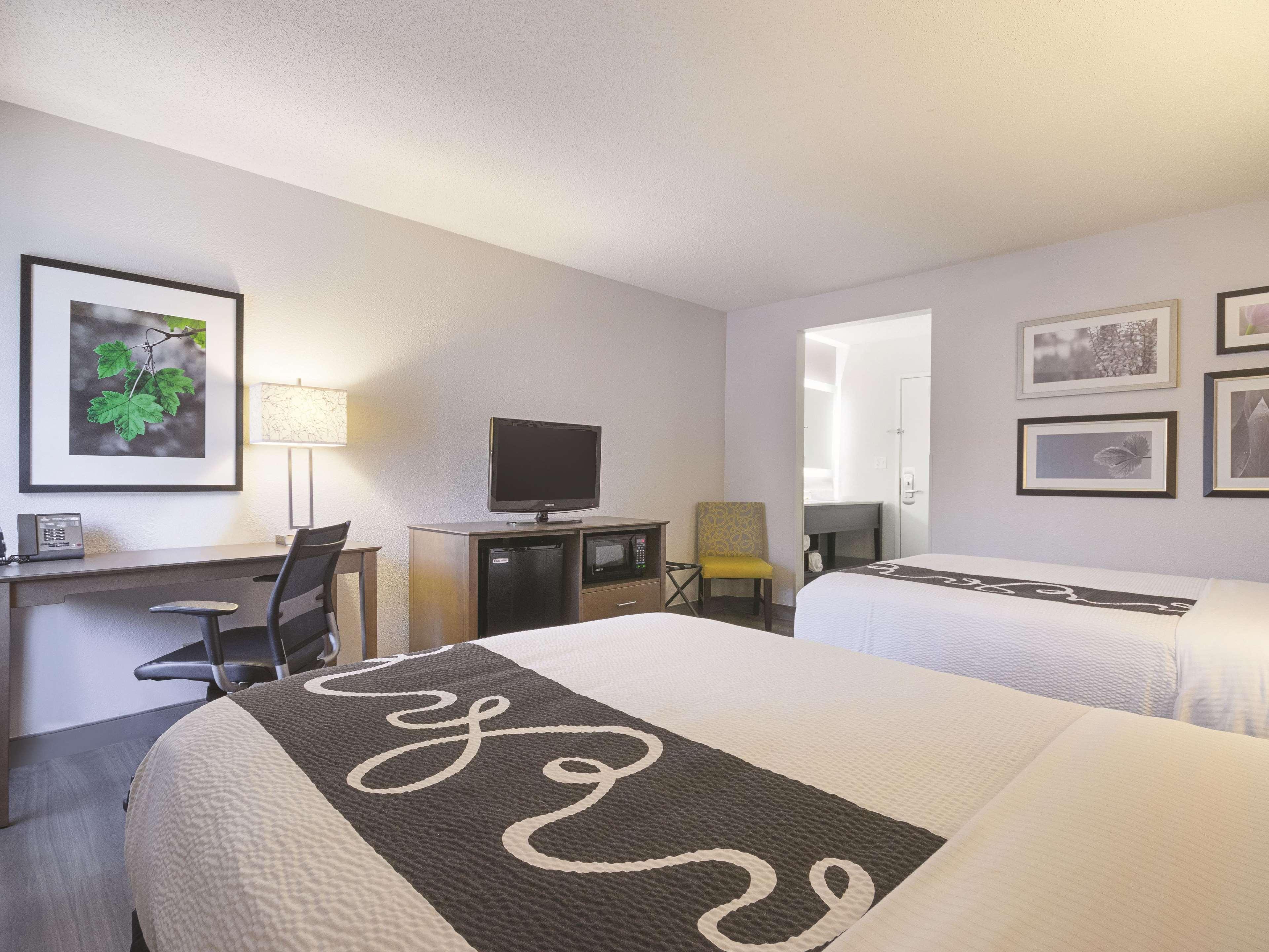 La Quinta By Wyndham Hartford Bradley Airport Hotel Windsor Locks Exterior foto