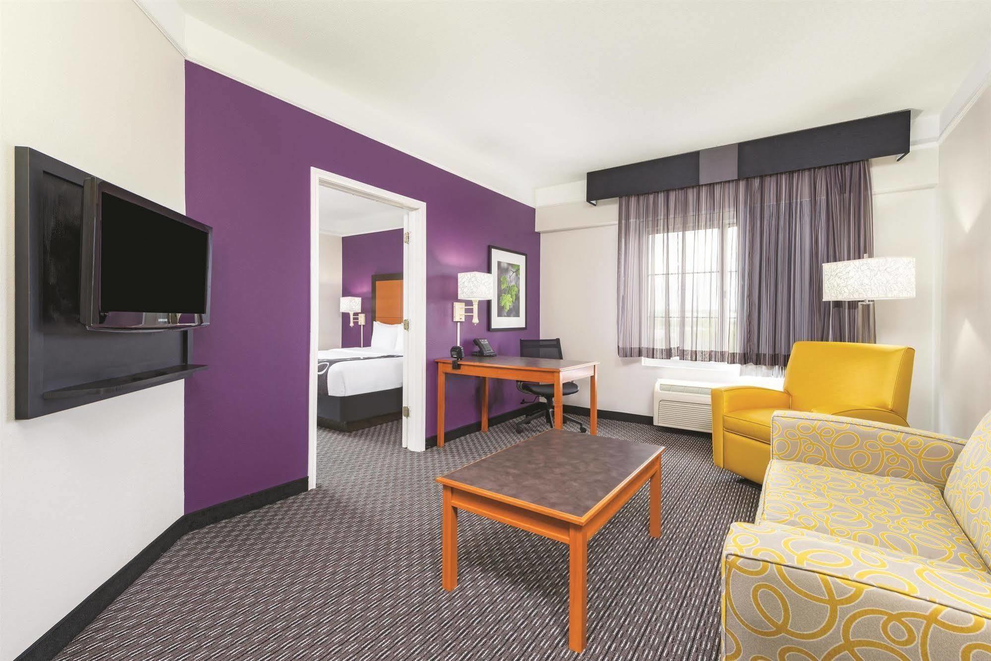 La Quinta By Wyndham Hartford Bradley Airport Hotel Windsor Locks Exterior foto